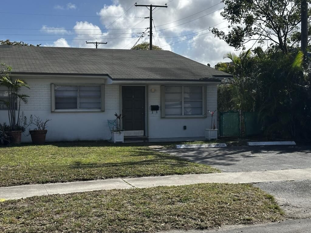 Photo of 8 SE 12th Street #1-2, Dania Beach, FL 33004 (MLS # B26000279)