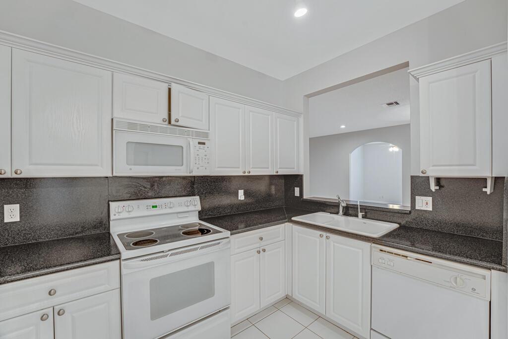 7886 Laina Lane 2