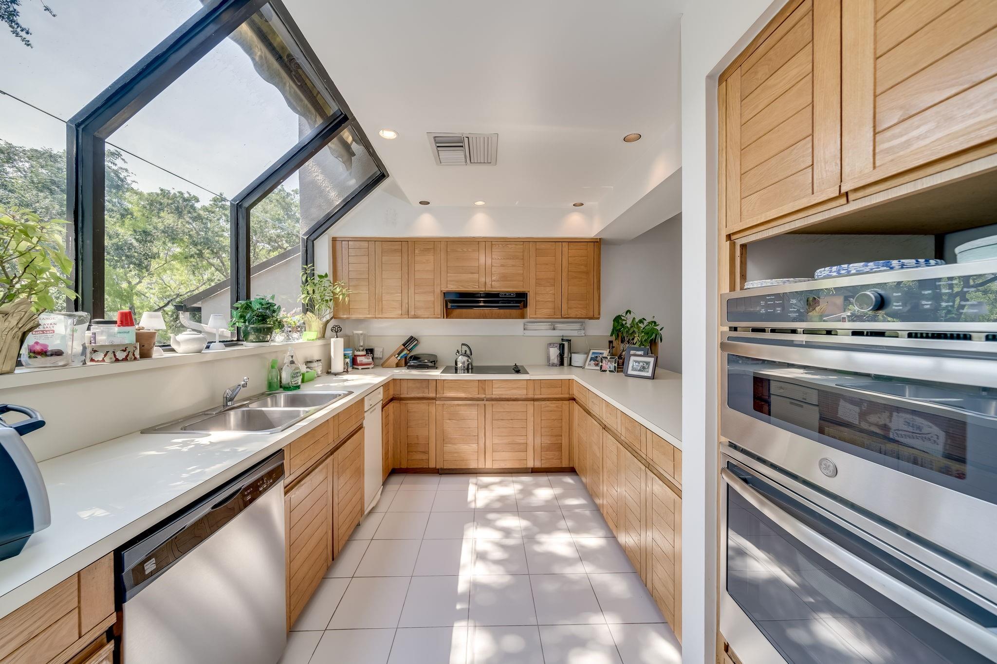 Portside Yacht Club - Residential