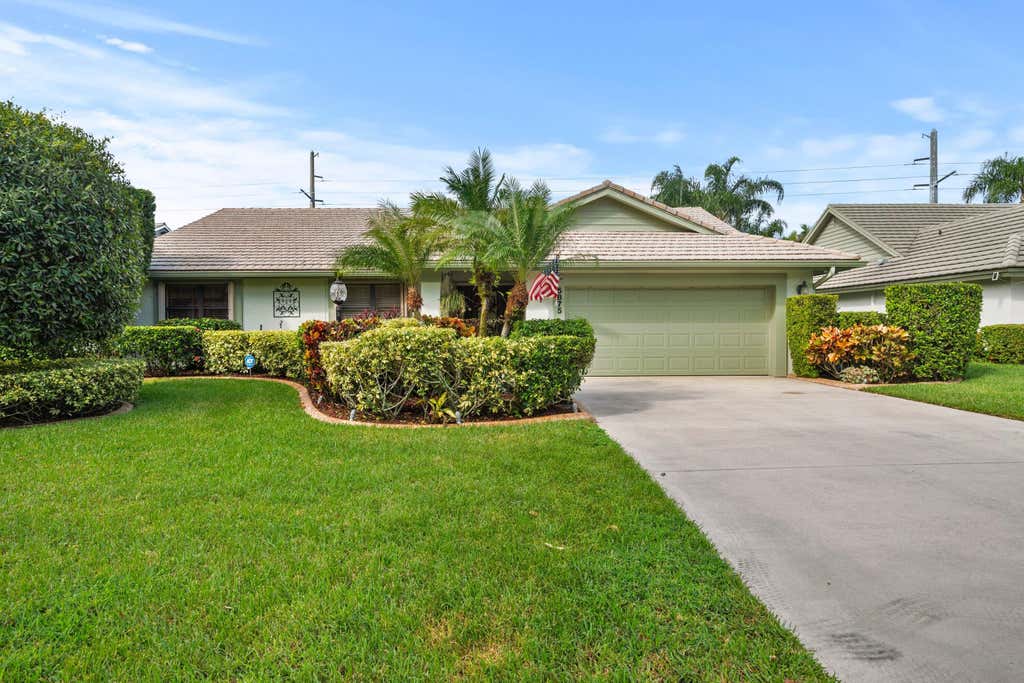 Photo of 5875 Stonewood Court, Jupiter, FL 33458 (MLS # R11030916)