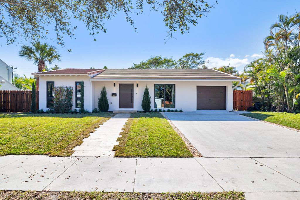 Photo of 350 Colonial Road, West Palm Beach, FL 33405 (MLS # R11161321)