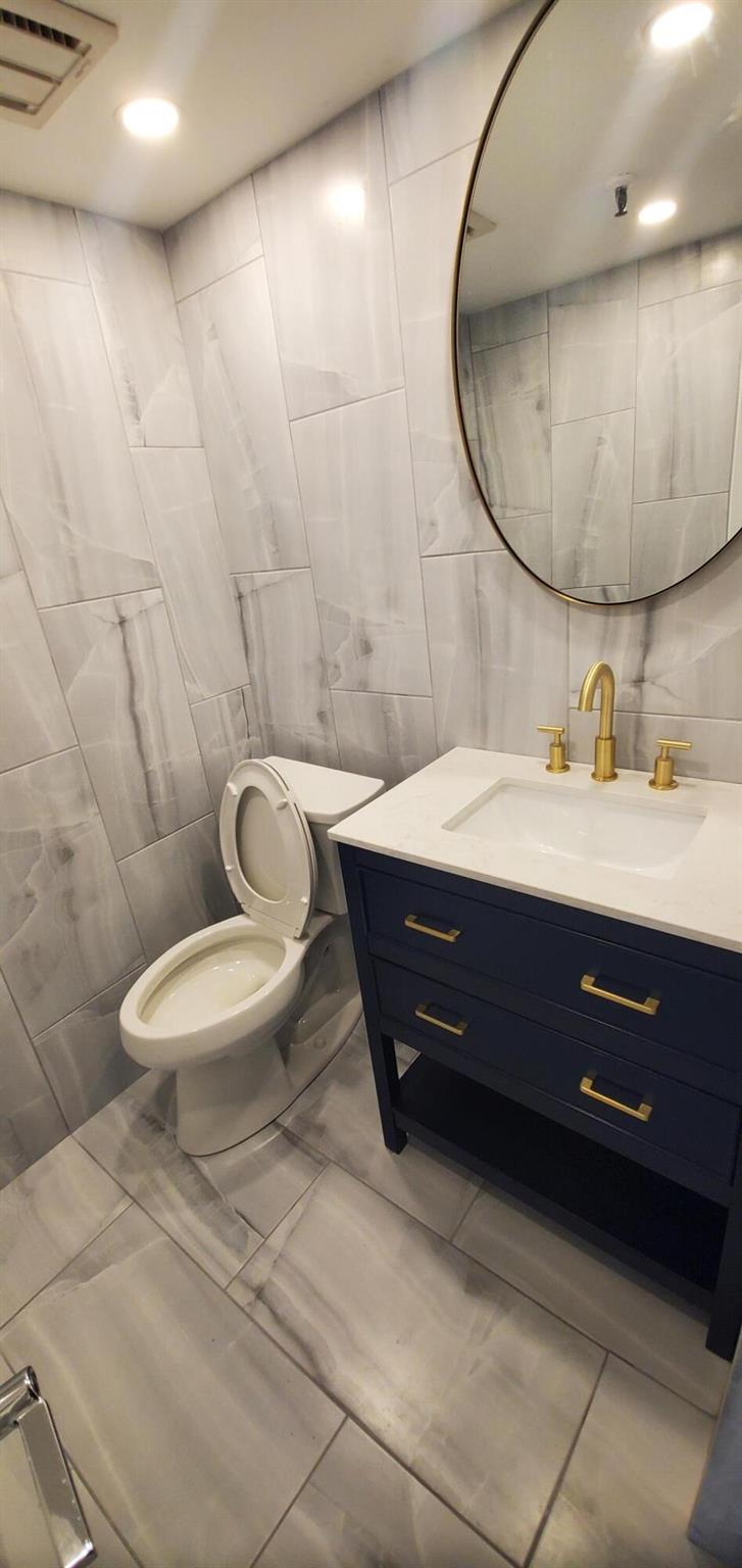 PORTA BELLA EAST AND PORT - Residential Lease