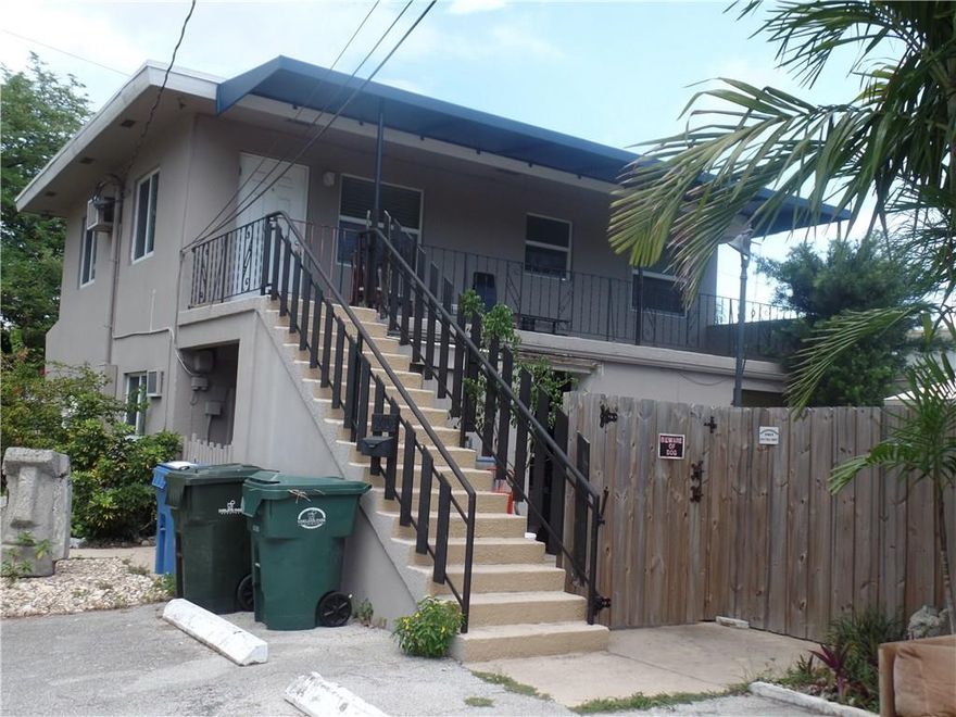 Enjoy living in this very private 1 bedroom unit in a 5 unit complex. Unit has a new kitchen with SS appliances and a huge terrace overlooking the pool area and the park across the street. There is off street private parking. Laundry facilities in building as well. Great location. Walking distance to Wilton Manors and just a few blocks from Oakland park Blvd.