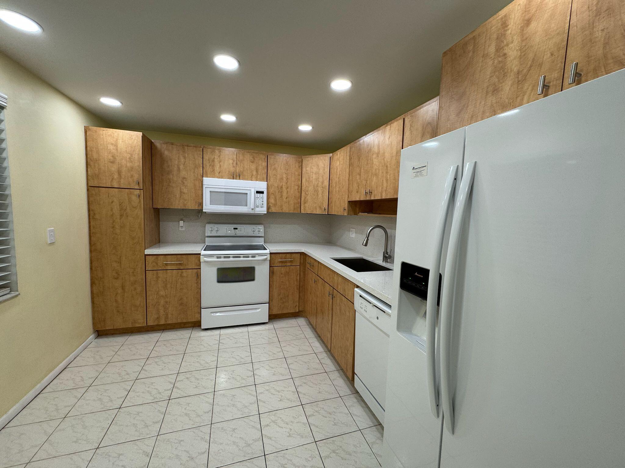 NO 97 PALM-AIRE COUNTRY CLUB - Residential