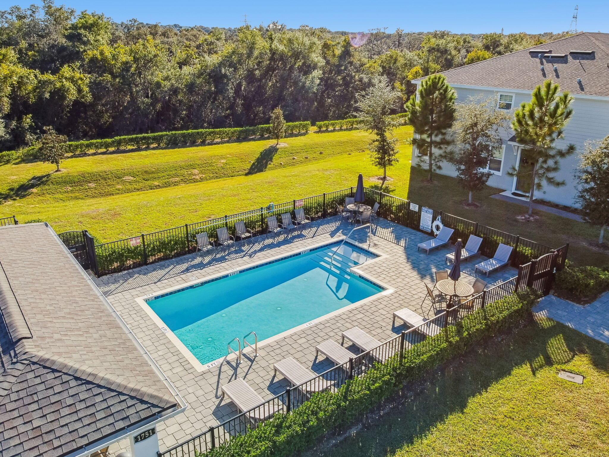 HOLDEN RIDGE TOWNHOMES - Residential