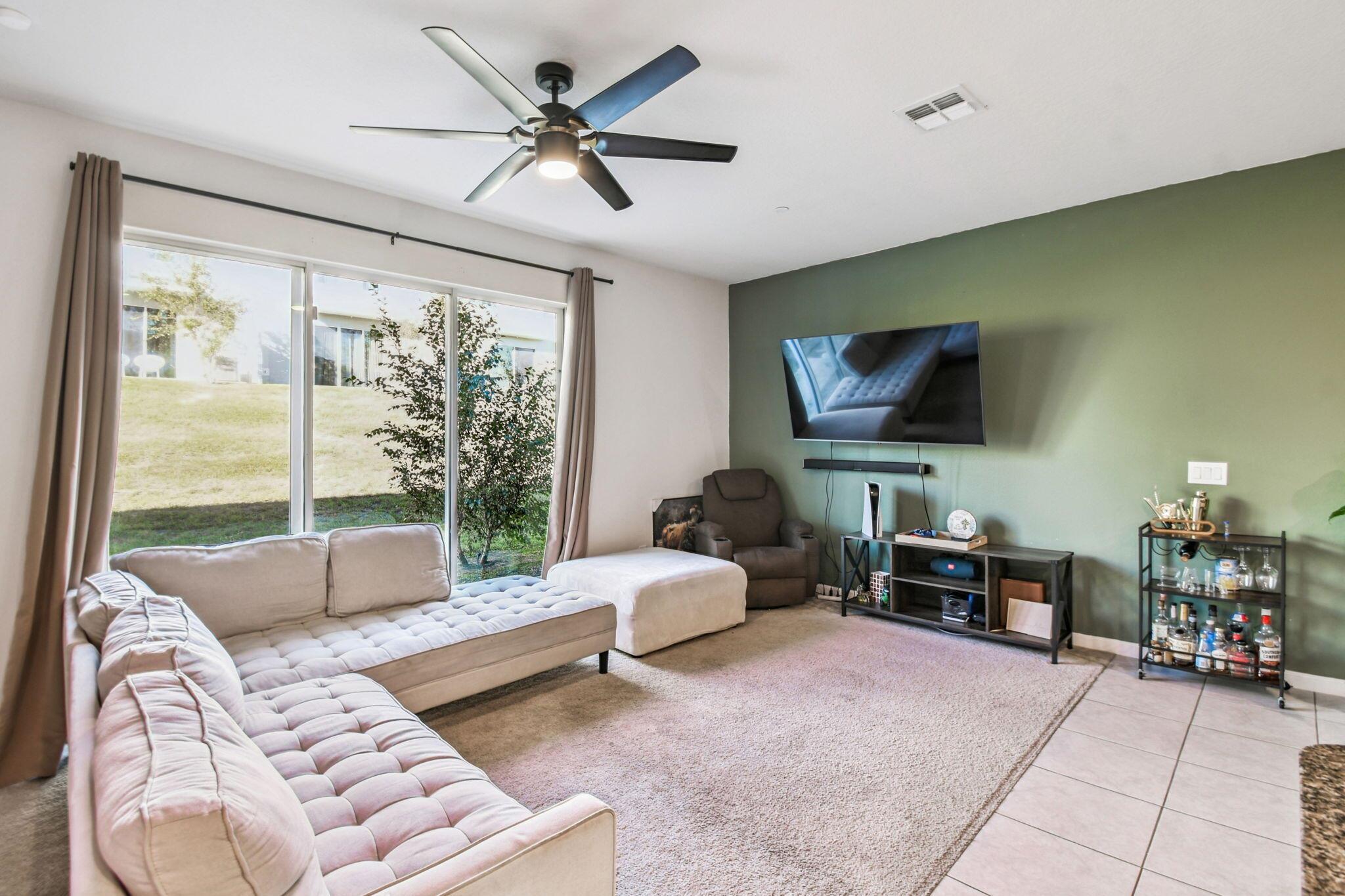 HOLDEN RIDGE TOWNHOMES - Residential