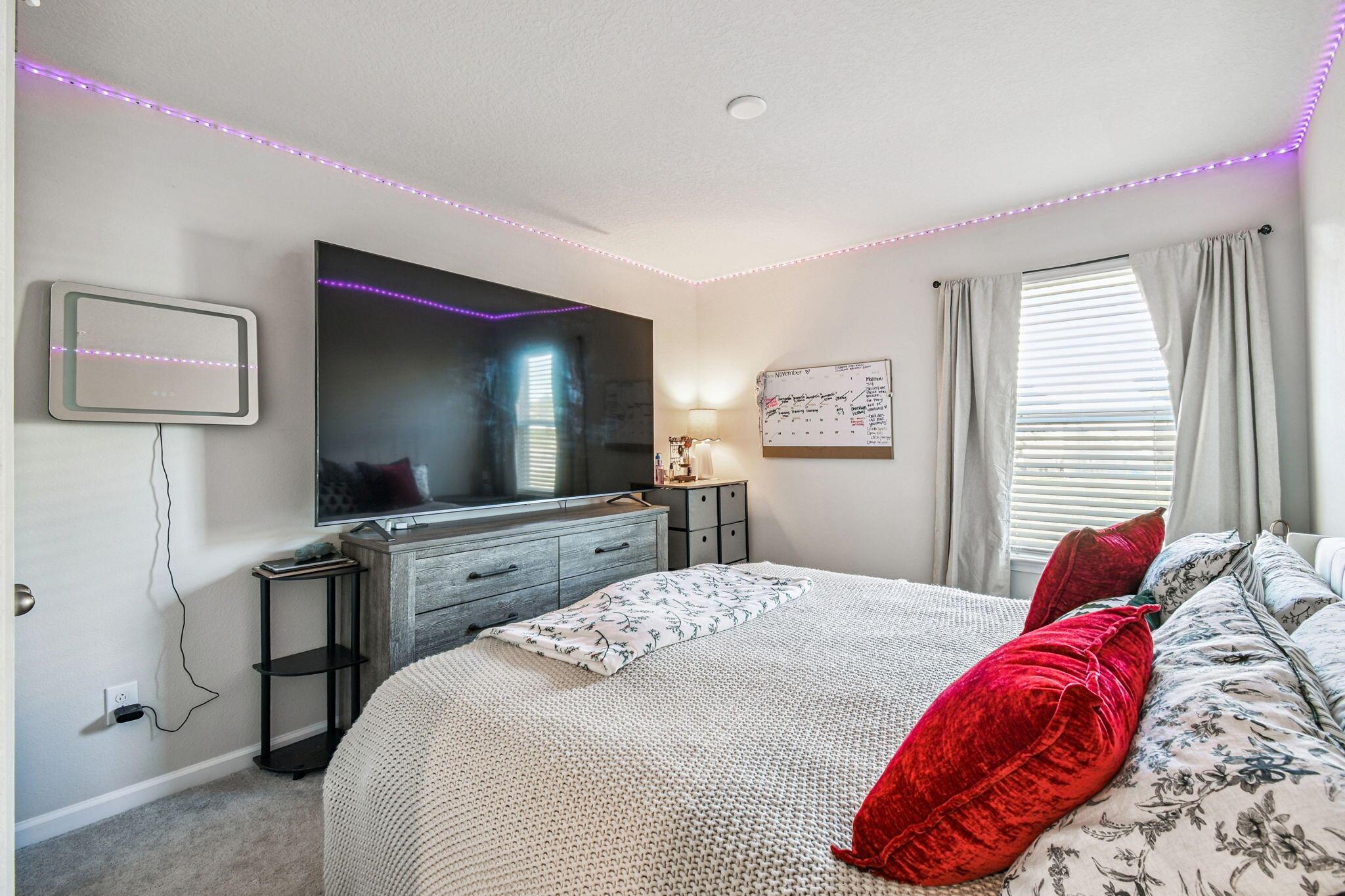 HOLDEN RIDGE TOWNHOMES - Residential