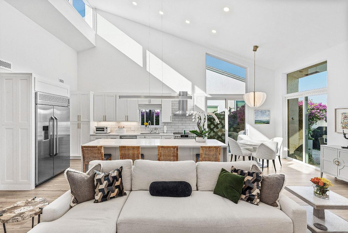 PELICAN COVE PLAT OF - Residential