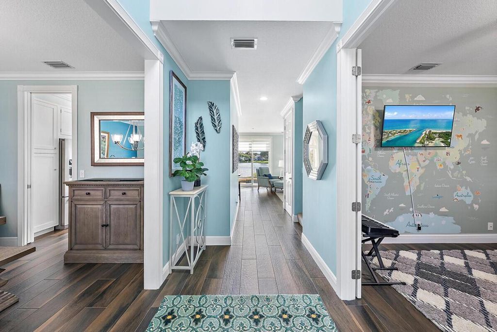 Photo of 508 S Cocoplum Drive, Jupiter, FL 33458 (MLS # R11032933)