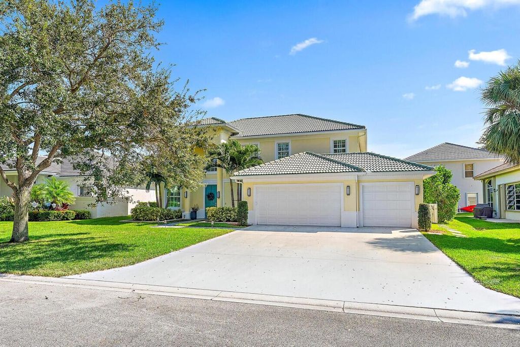 Photo of 508 S Cocoplum Drive, Jupiter, FL 33458 (MLS # R11032933)