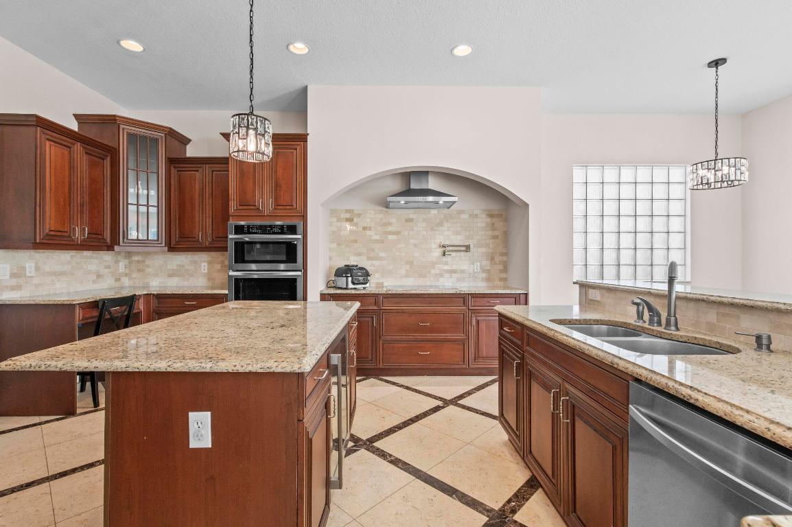 JONATHANS CREEK - Residential