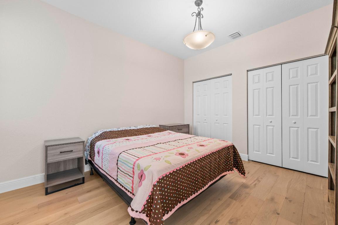 JONATHANS CREEK - Residential