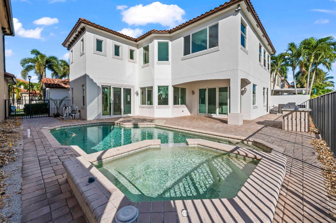 JONATHANS CREEK - Residential