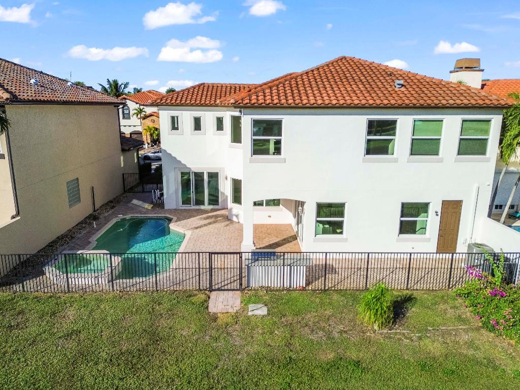 JONATHANS CREEK - Residential