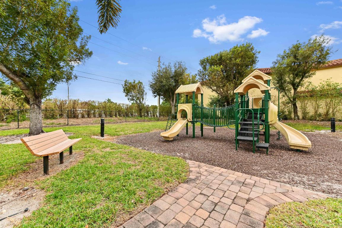 JONATHANS CREEK - Residential