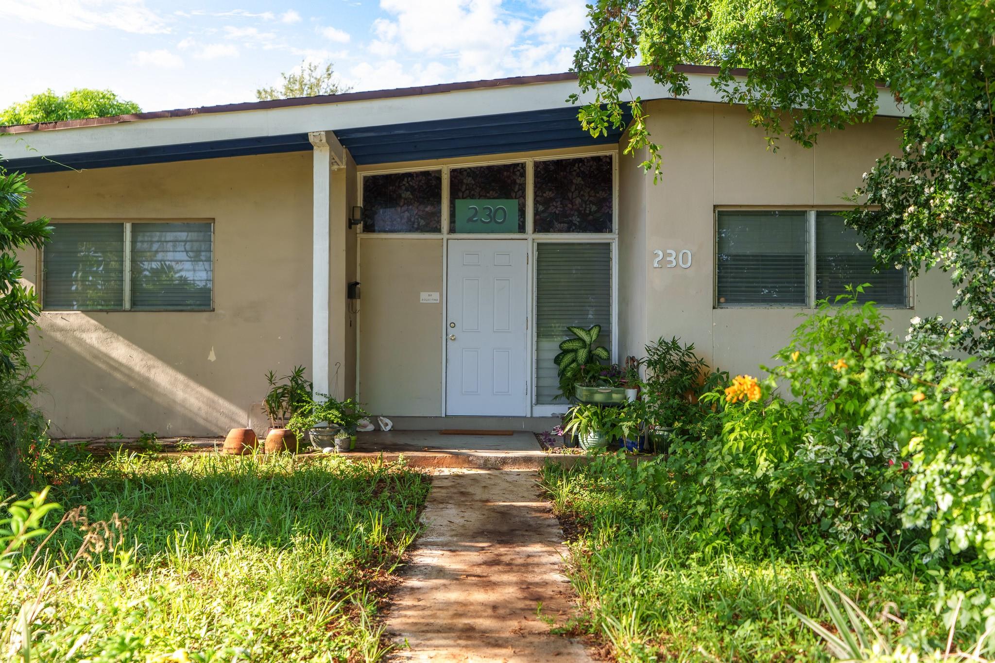 PRICED TO SELL!!! PERFECT FOR A FAMILY OR AN INVESTOR TO RENT IT OR FIX AND FLIP. GEORGEOUS MANGO TREES IN A SPACIOUS BACKYARD. CARPORT & DRIVEWAY ALLOW 4 OR MORE CARS. CLOSE TO THE HIGHWAY & BROWARD HOSPITAL. 10 MINUTES TO THE BEACH. NO HOA. NO PET RESTRICTIONS. COME AND SEE THIS GREAT DEAL! EASY TO SHOW. DO NOT MISS THIS OPPORTUNITY!
