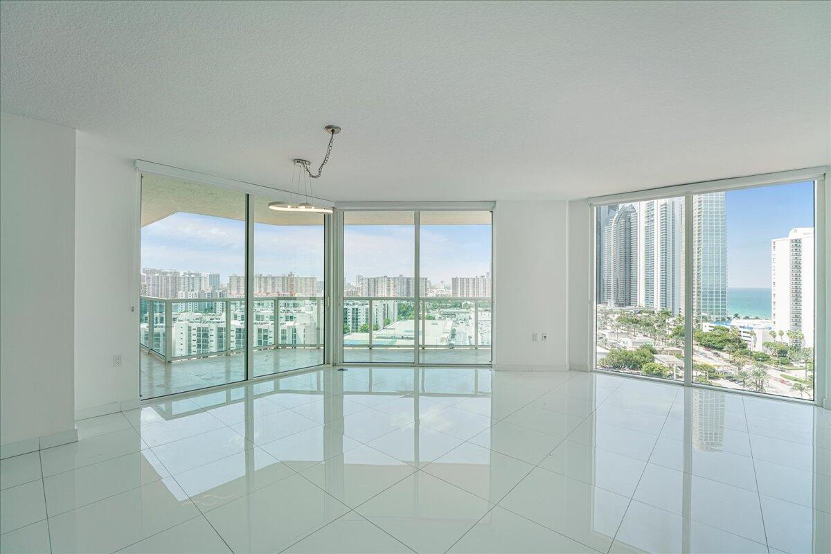 ST TROPEZ ON THE BAY II C - Residential