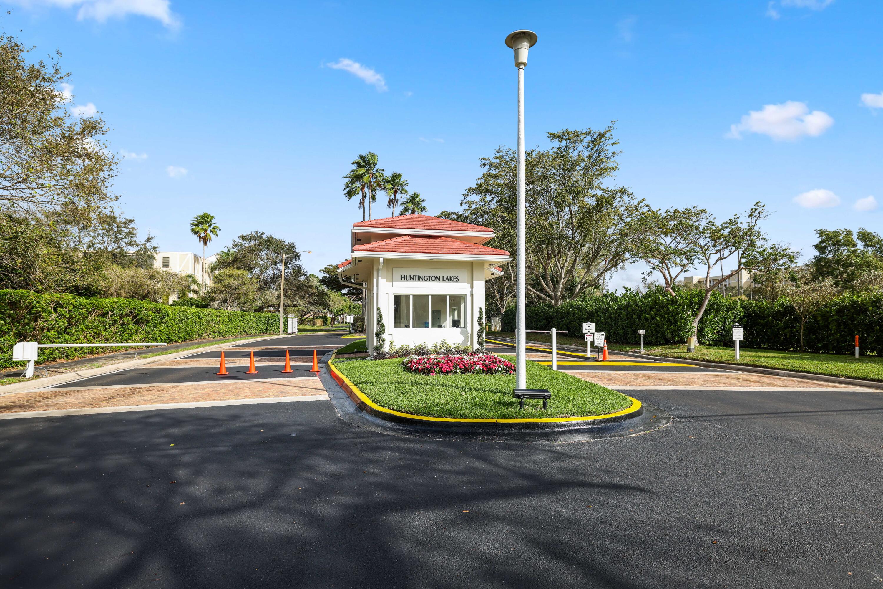 HUNTINGTON LAKES SECTION TWO CONDS 10,11,12,14 THR - Residential Lease