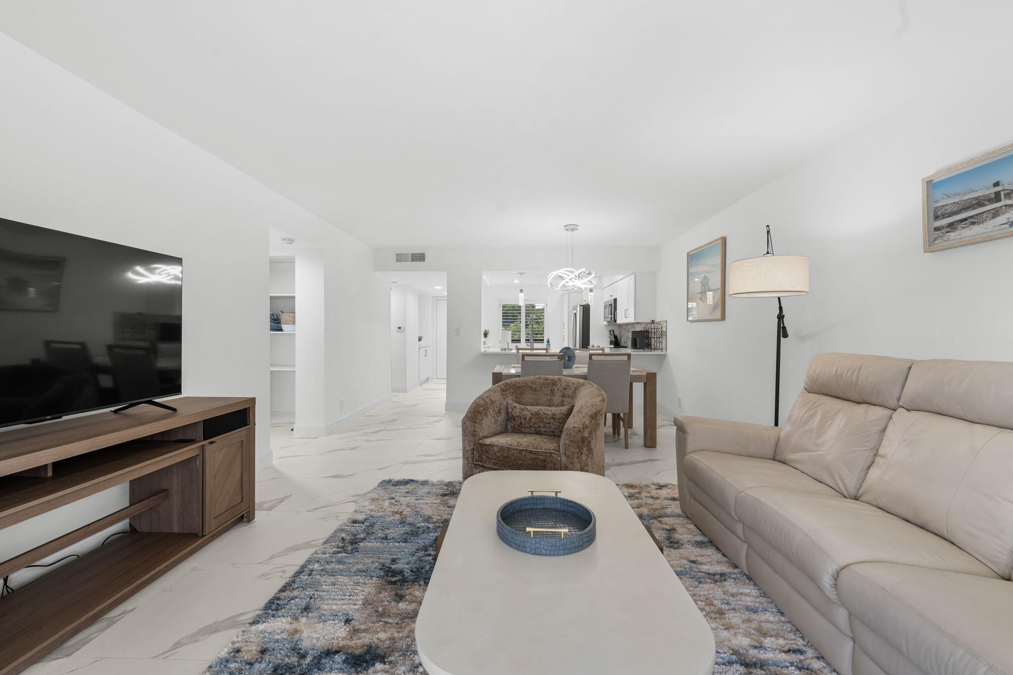 HUNTINGTON LAKES SECTION TWO CONDS 10,11,12,14 THR - Residential Lease