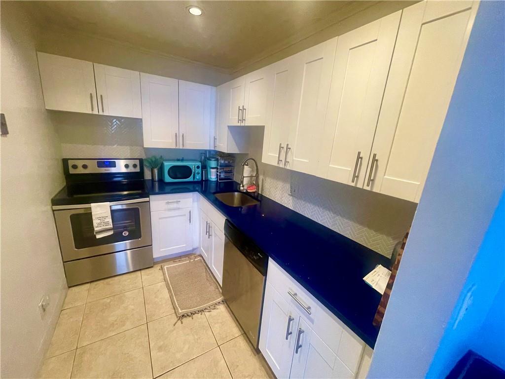 2840 NE 14th Street Cswy 210