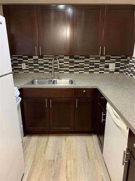 Melrose Apartments - Residential