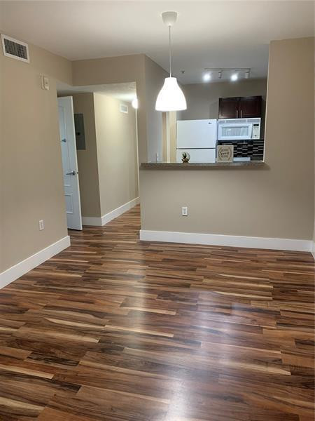 Melrose Apartments - Residential