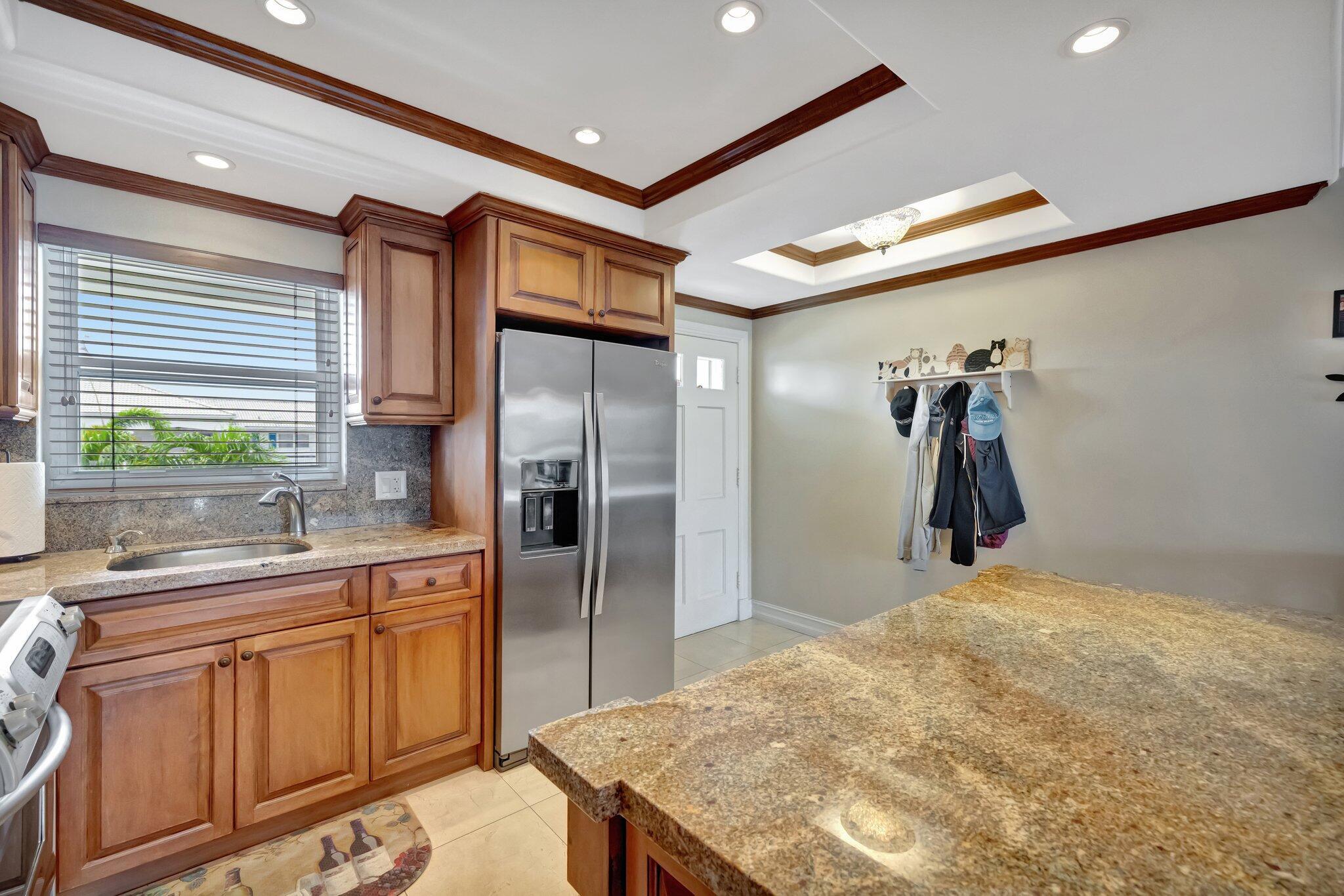 2401 NE 36th Street 204