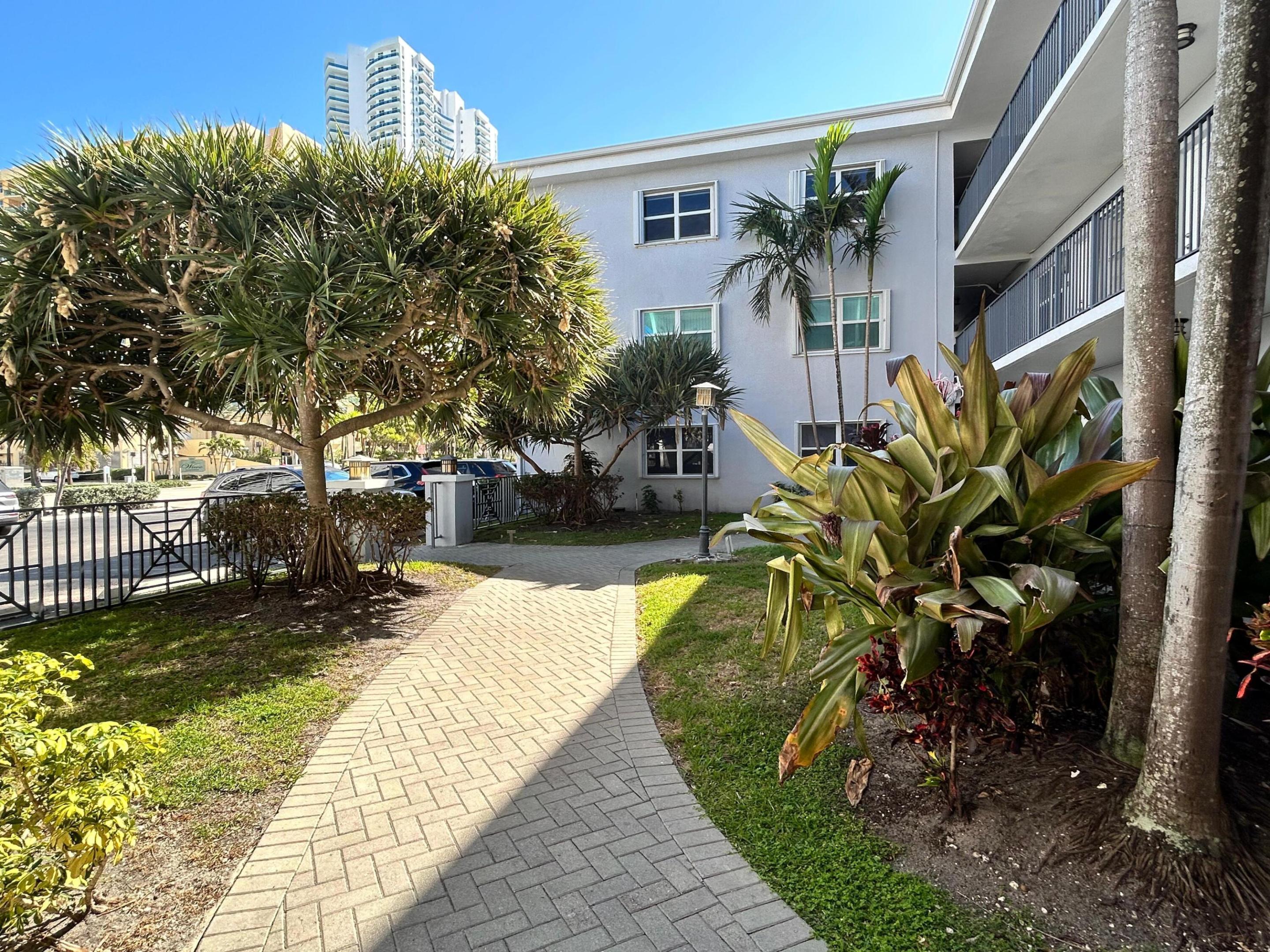 WATERWAY @ HOLLYWOOD BEACH CONDO - Residential Lease