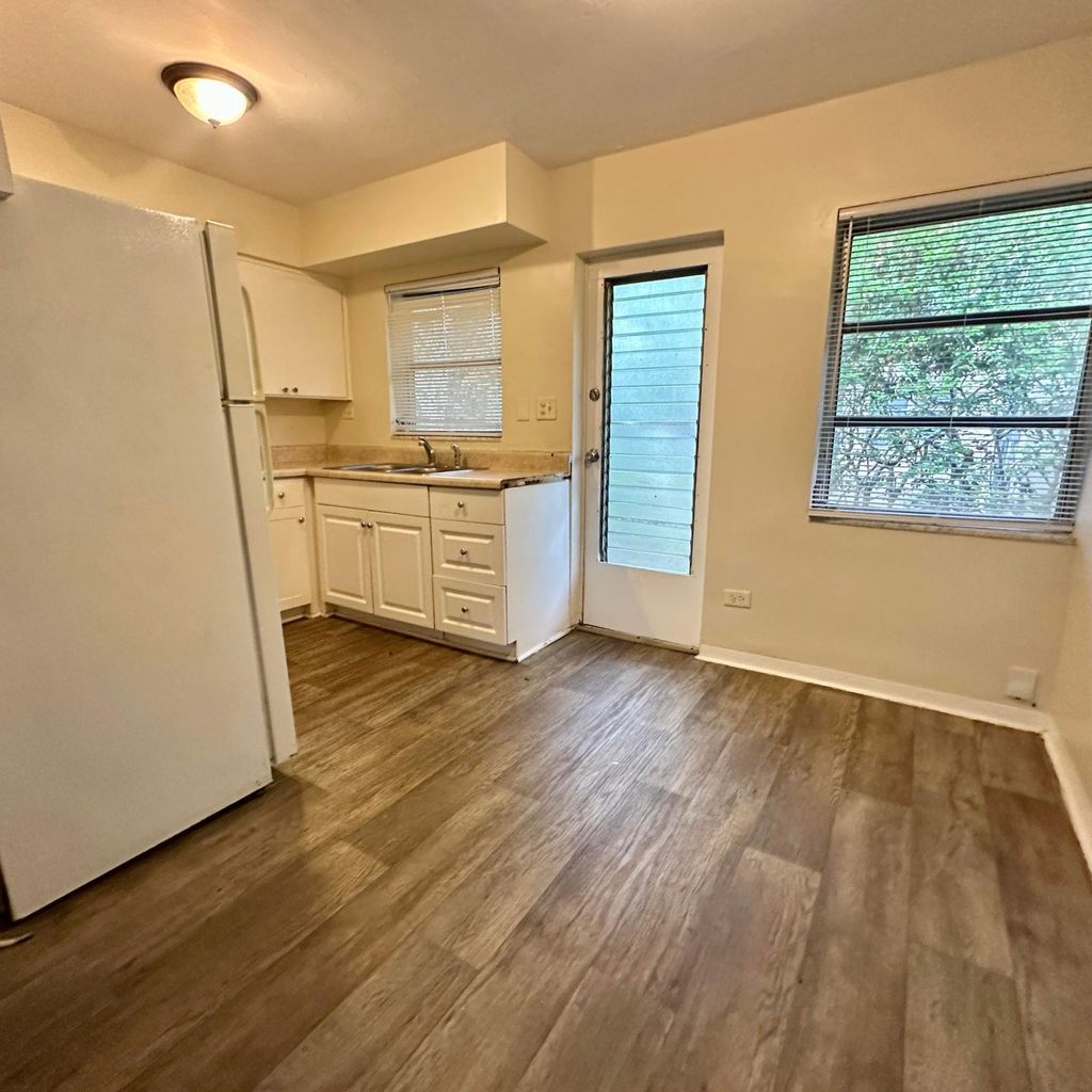 Photo of 417 SE 12th Court #6, Fort Lauderdale, FL 33316 (MLS # B26034991)