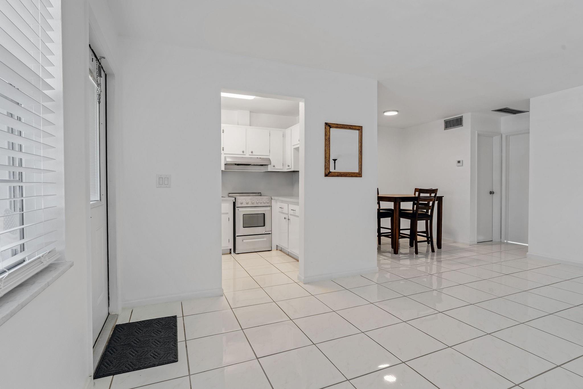 2050 NE 39th St 307-E