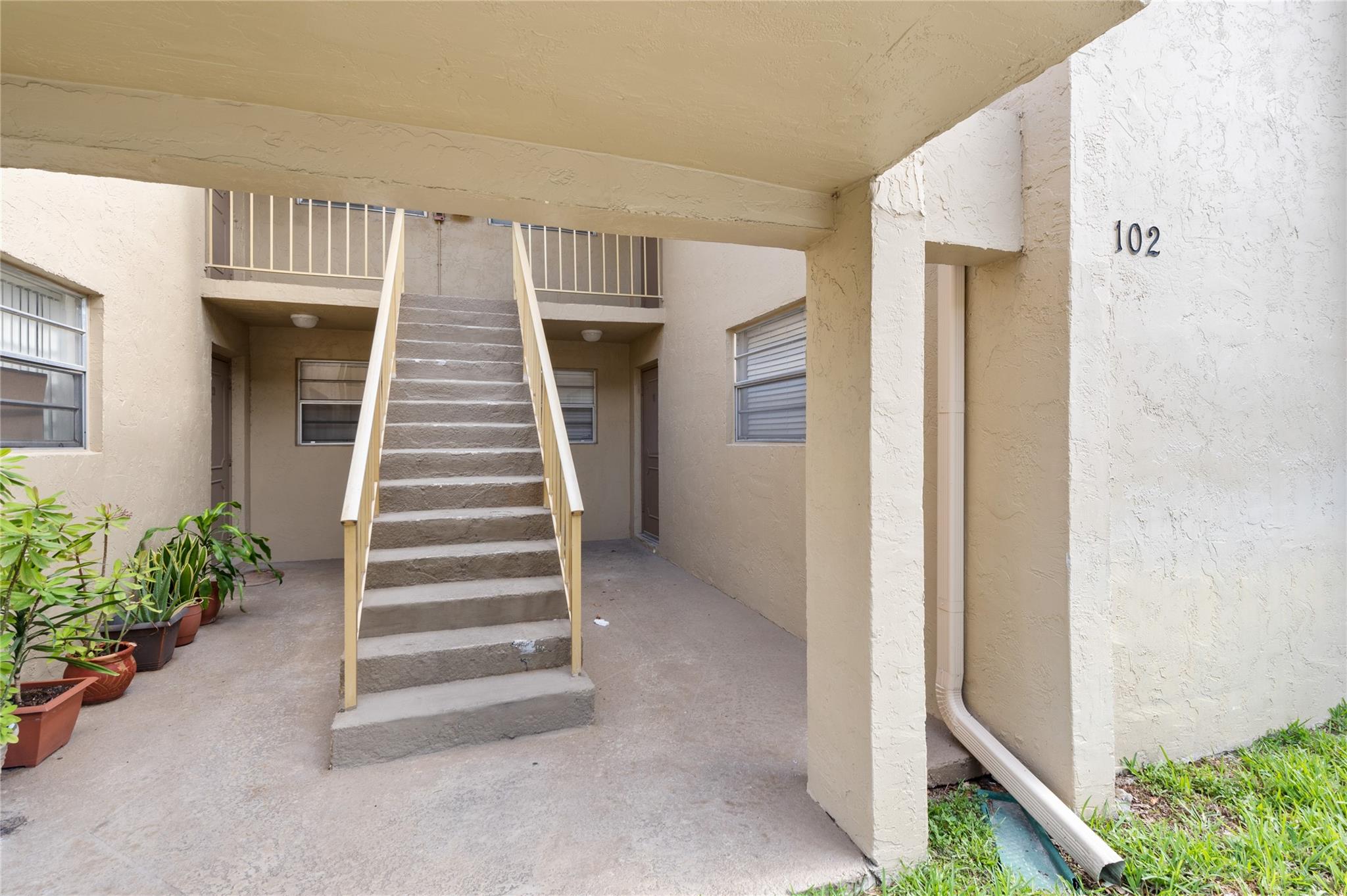 Palm Terrace - Residential