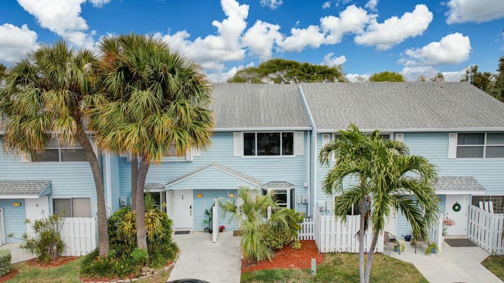 Photo of 2555 NE 15th Street, Pompano Beach, FL 33062 (MLS # B26021245)