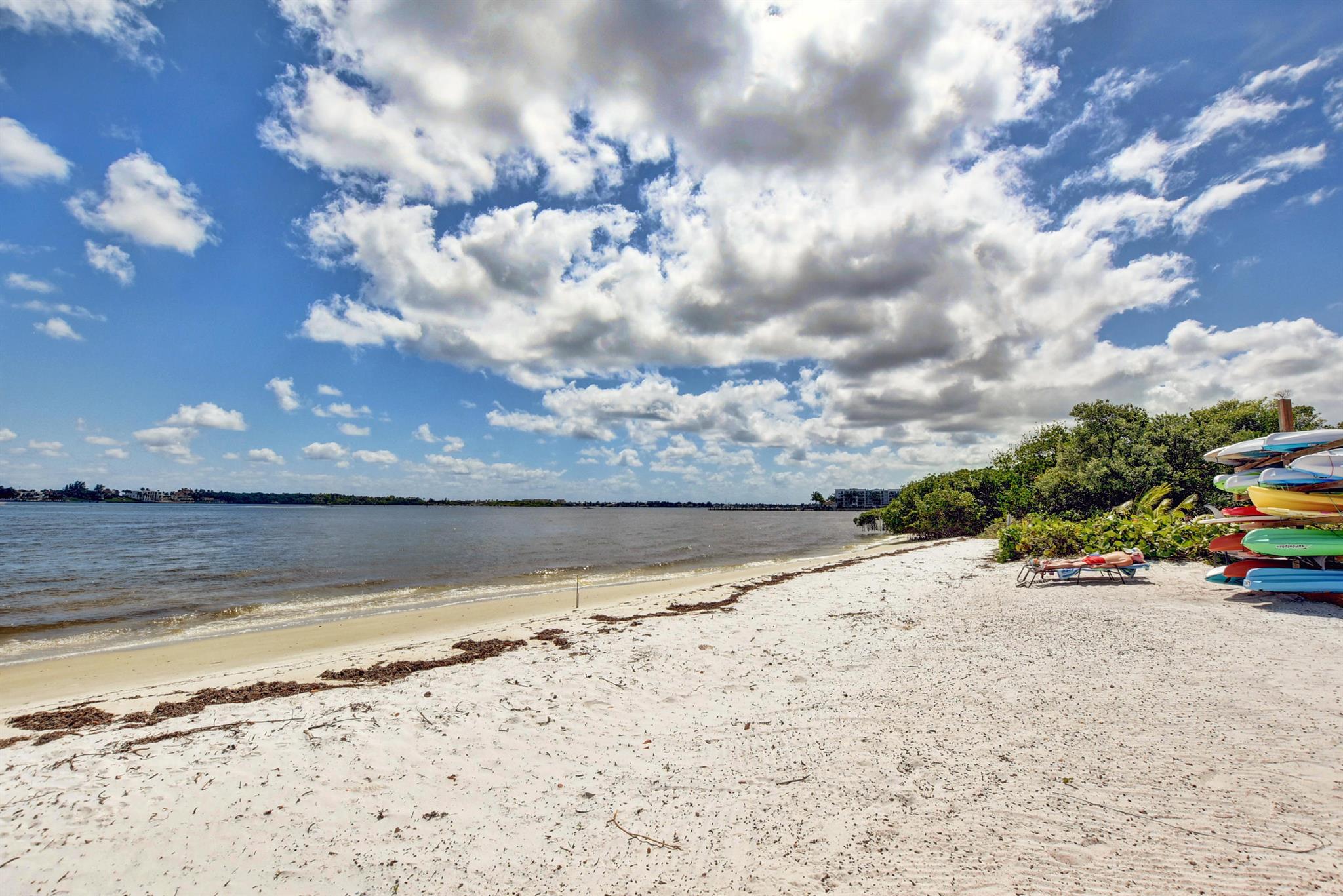 VILLAGIO DEL MAR - Residential Lease