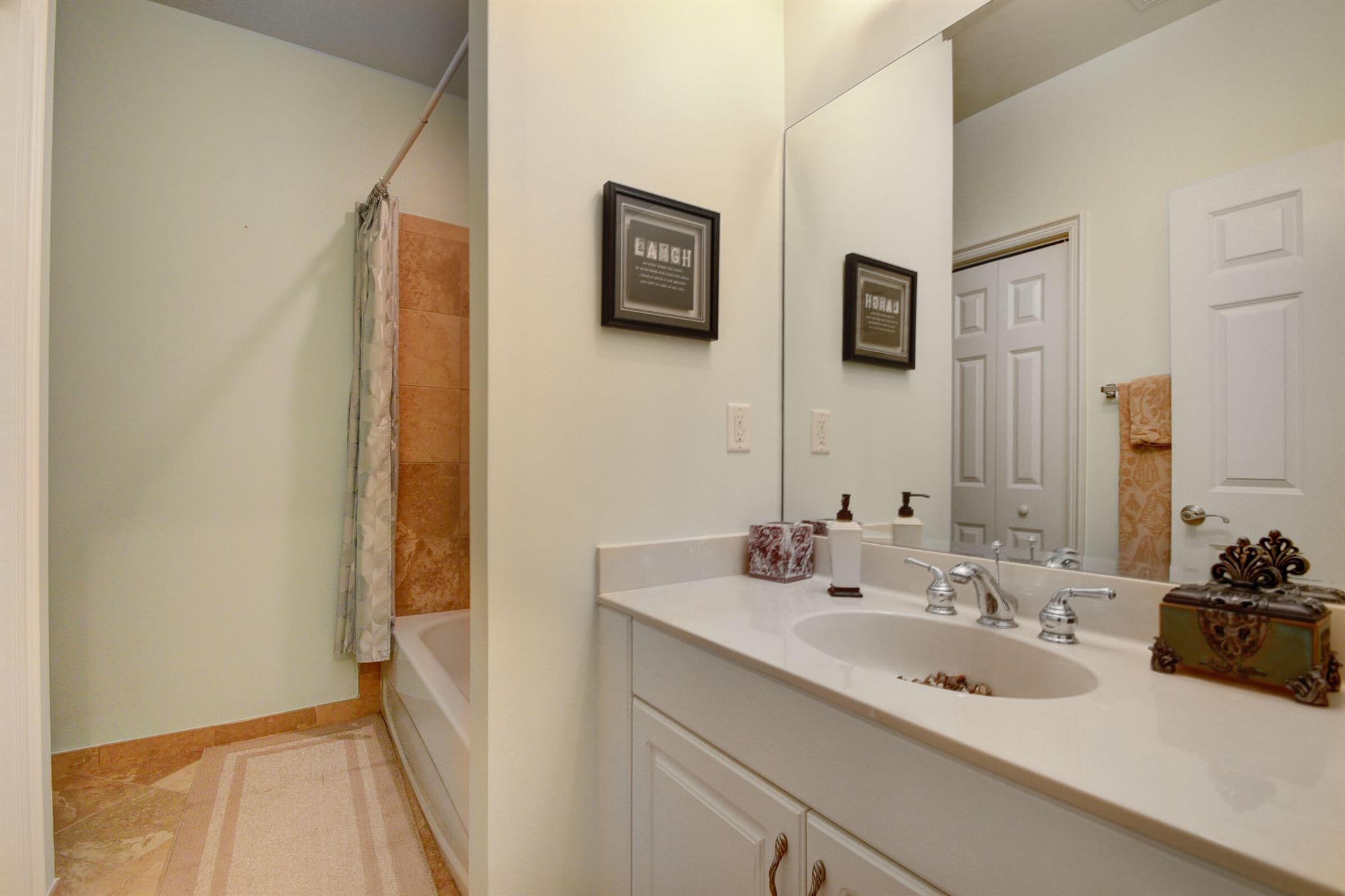 VILLAGIO DEL MAR - Residential Lease