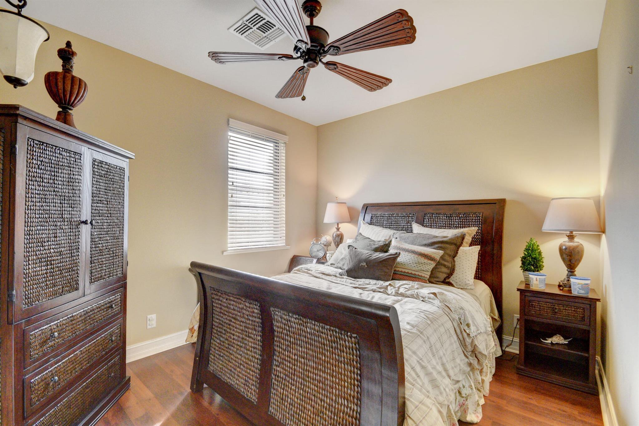 VILLAGIO DEL MAR - Residential Lease