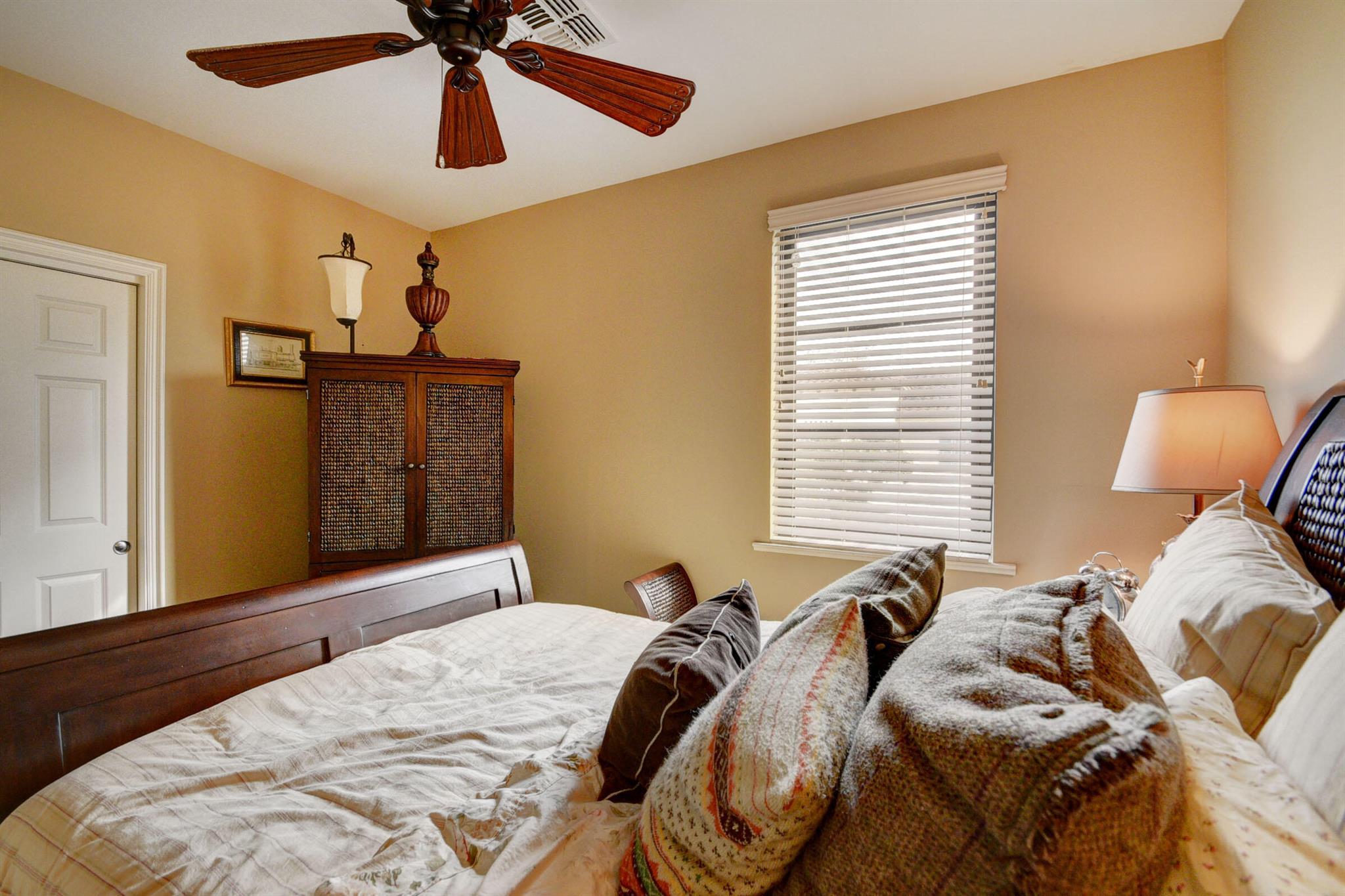 VILLAGIO DEL MAR - Residential Lease