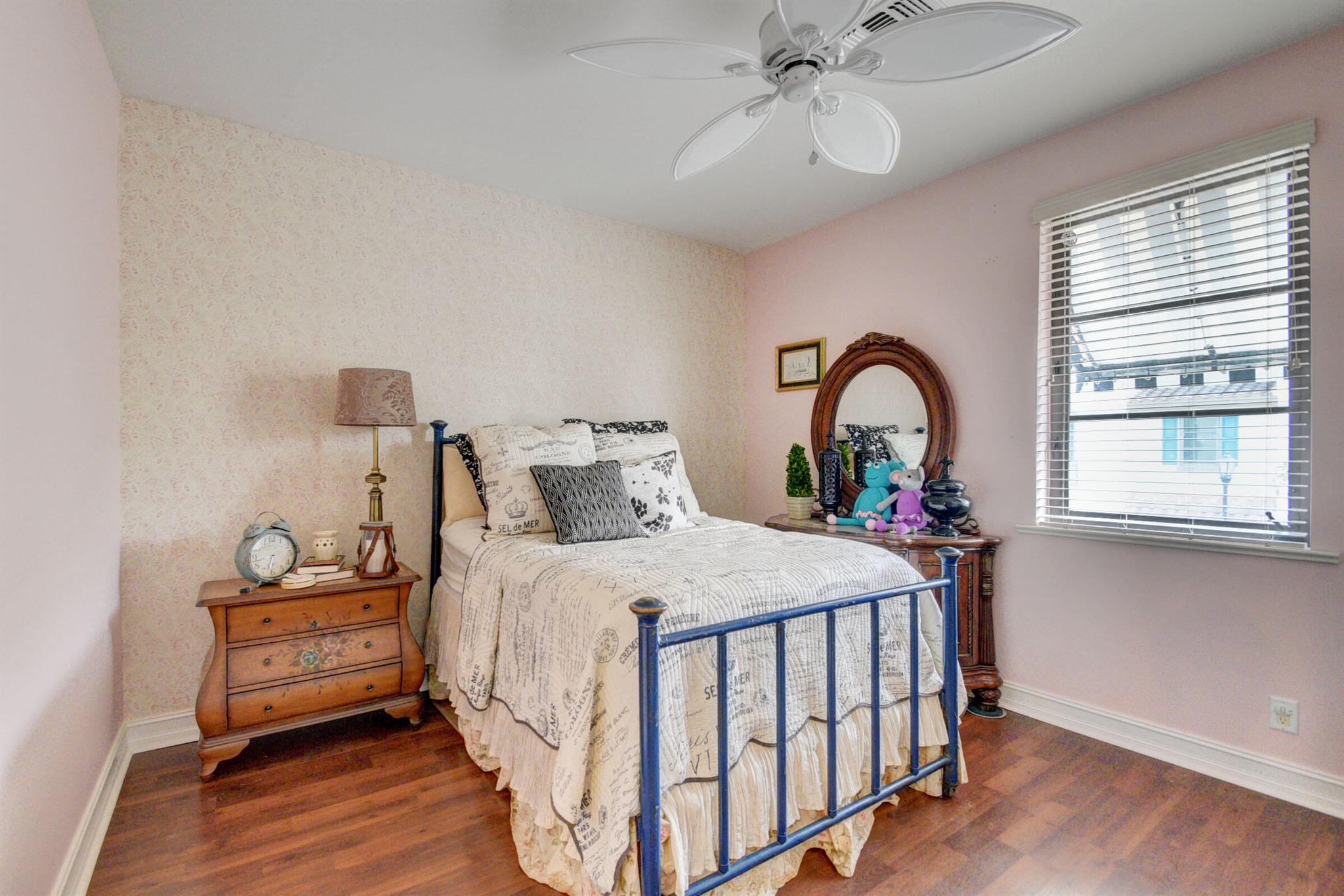 VILLAGIO DEL MAR - Residential Lease