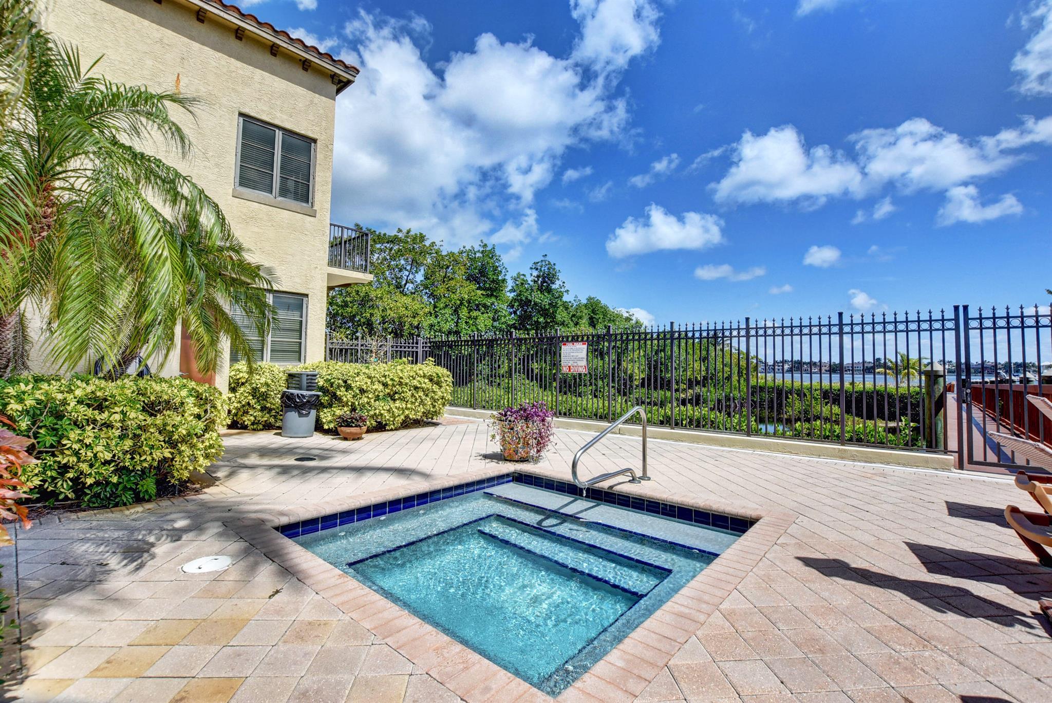 VILLAGIO DEL MAR - Residential Lease