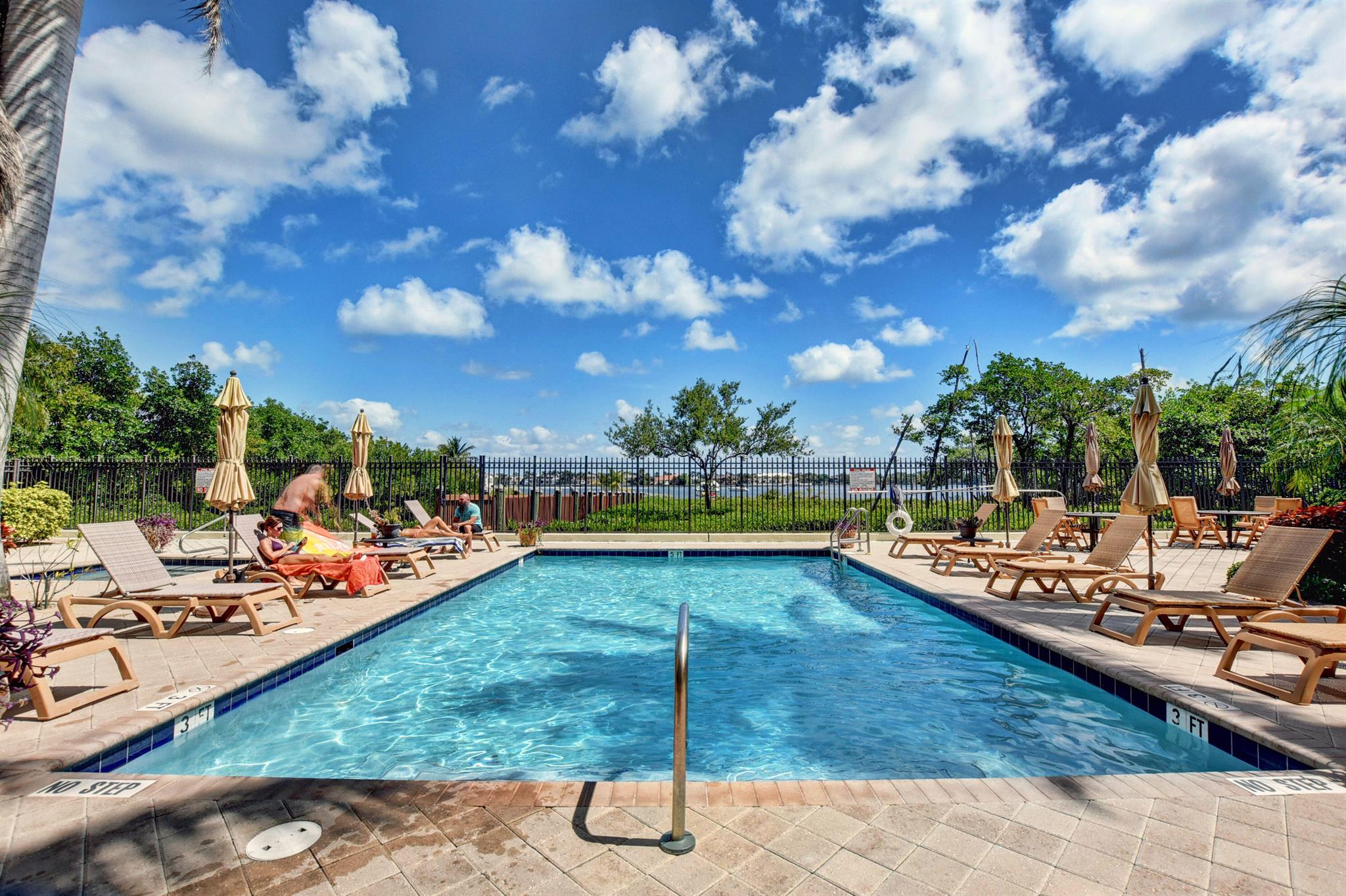 VILLAGIO DEL MAR - Residential Lease