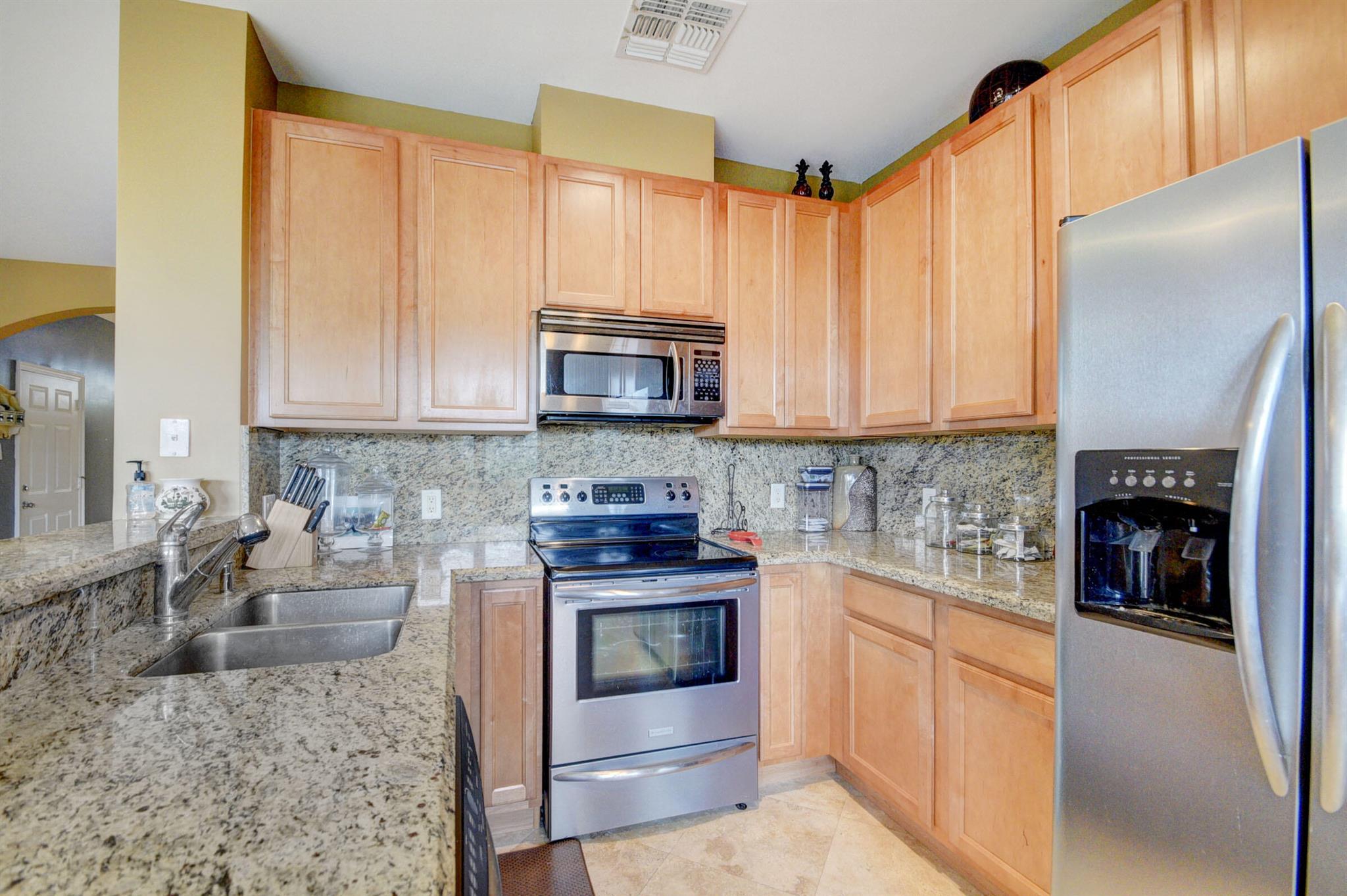 VILLAGIO DEL MAR - Residential Lease