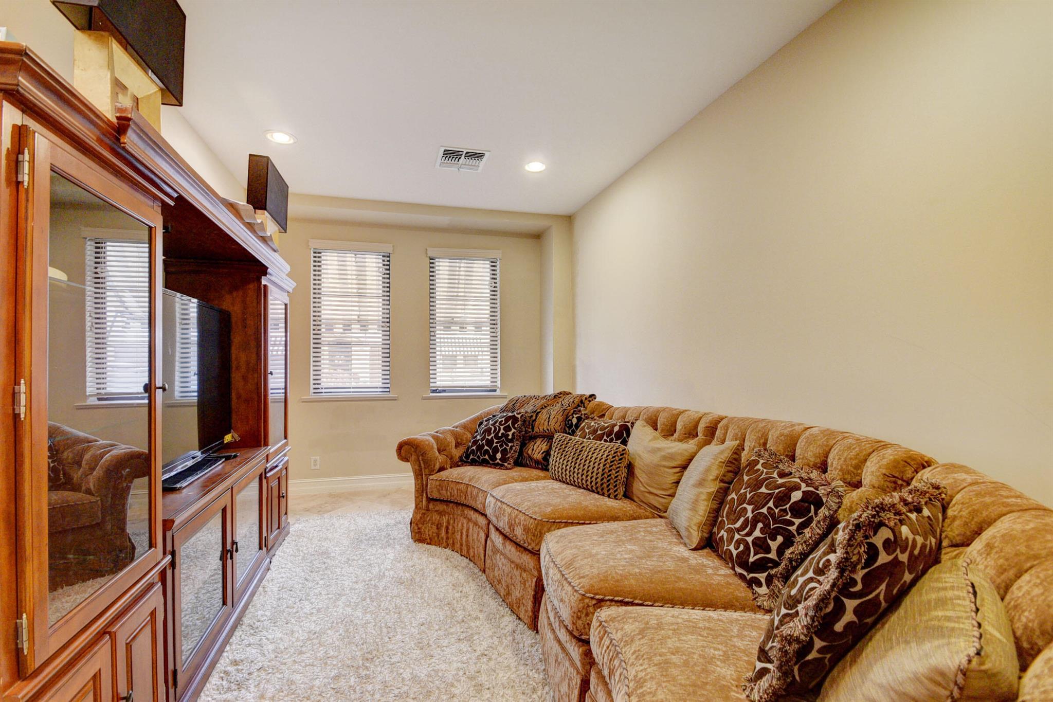 VILLAGIO DEL MAR - Residential Lease