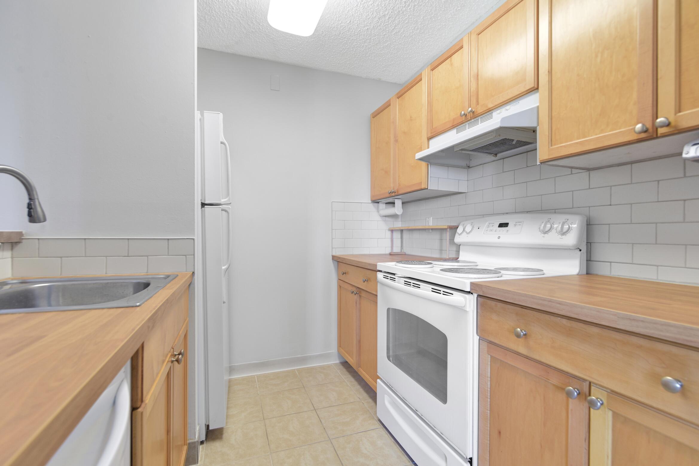 MEADOWS ON THE GREEN CONDO - Residential Lease