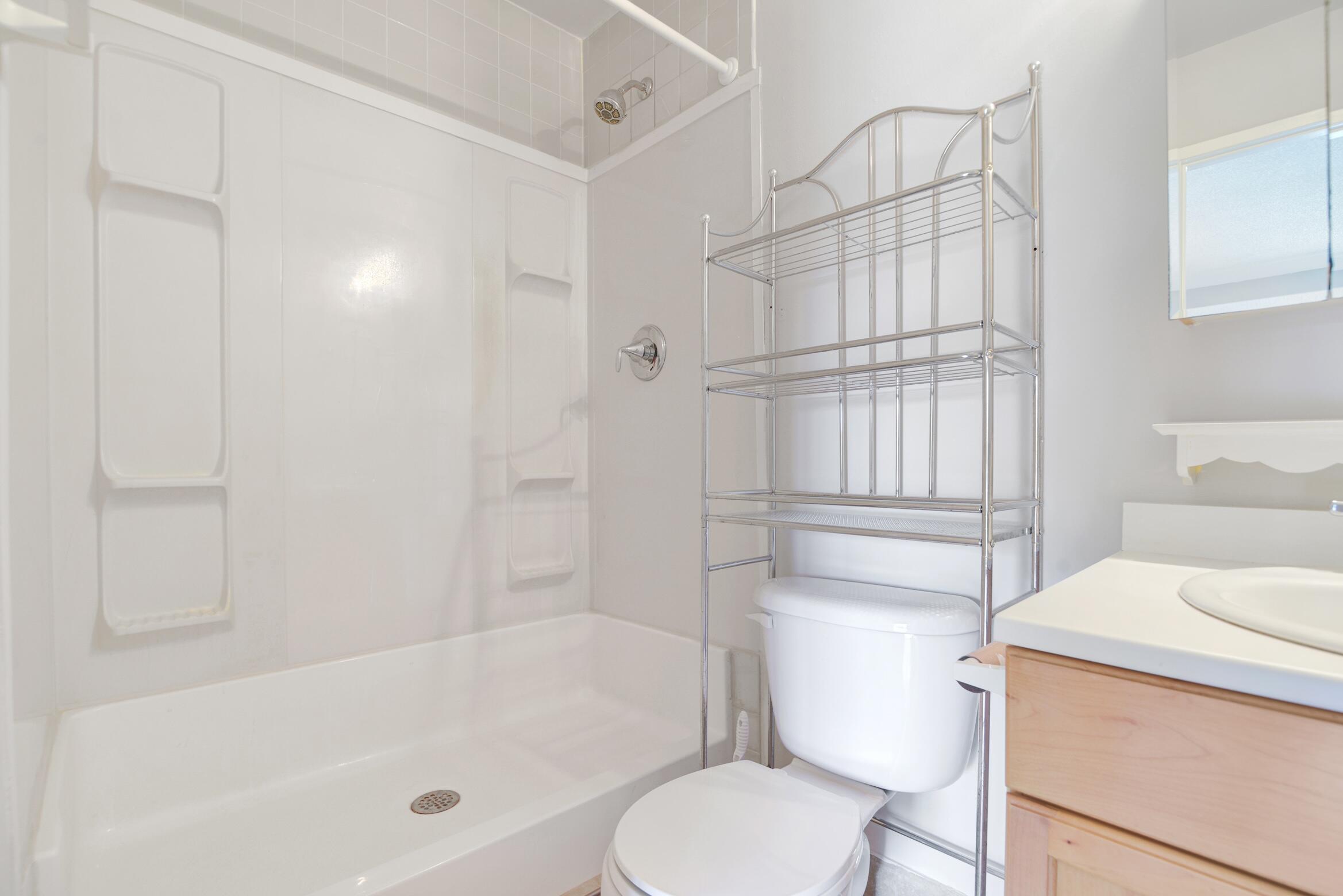 MEADOWS ON THE GREEN CONDO - Residential Lease