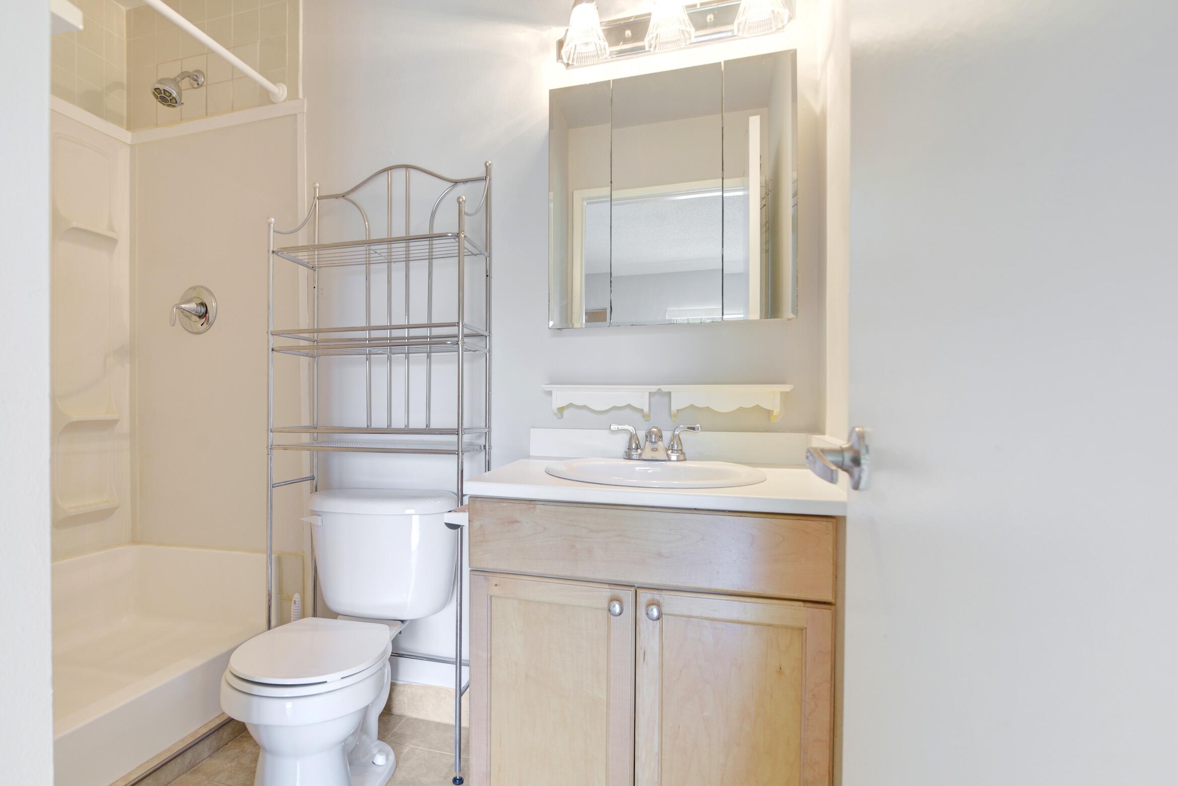 MEADOWS ON THE GREEN CONDO - Residential Lease