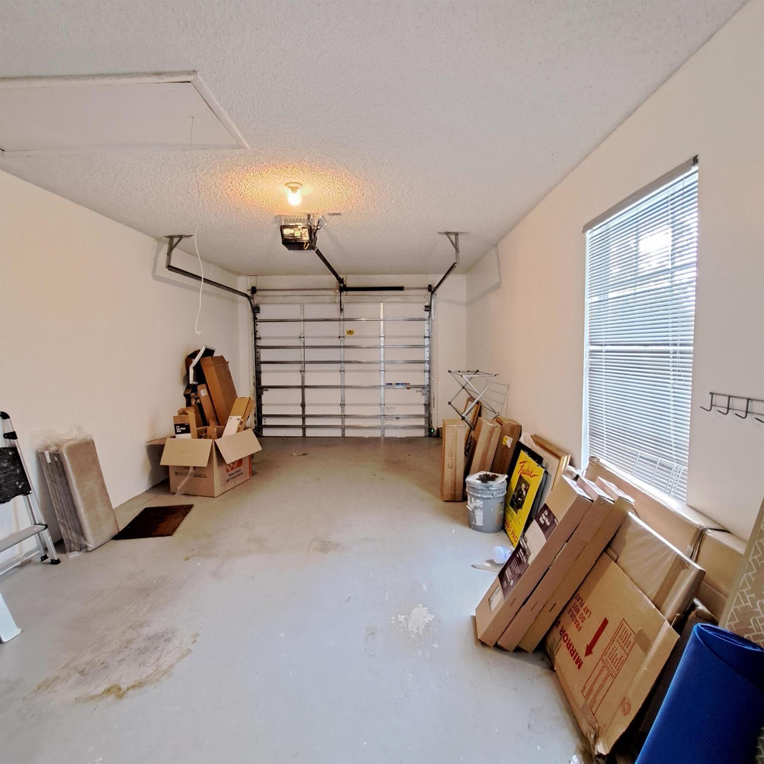 VILLAS OF OCEAN DUNES 4 - Residential Lease