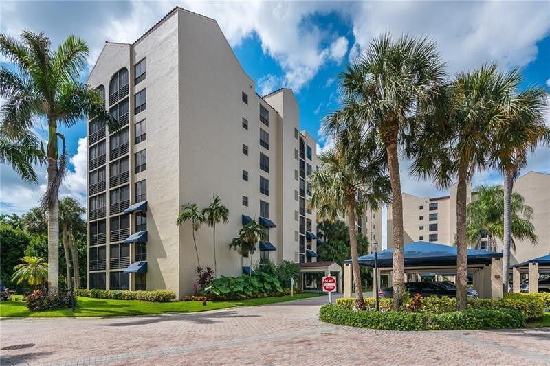 REGENCY AT BOCA POINTE CO - Residential