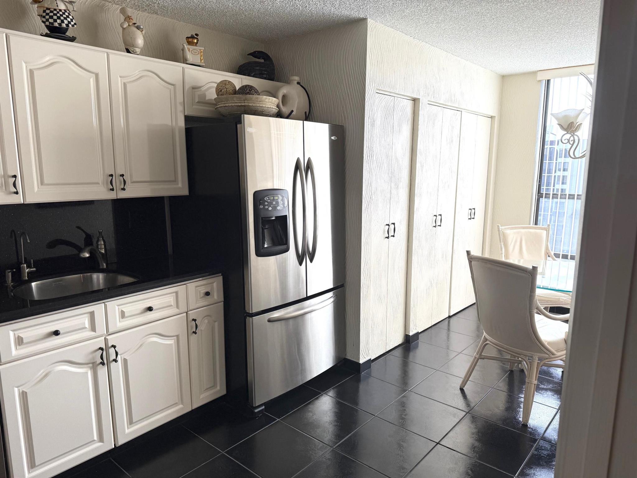 REGENCY AT BOCA POINTE CO - Residential