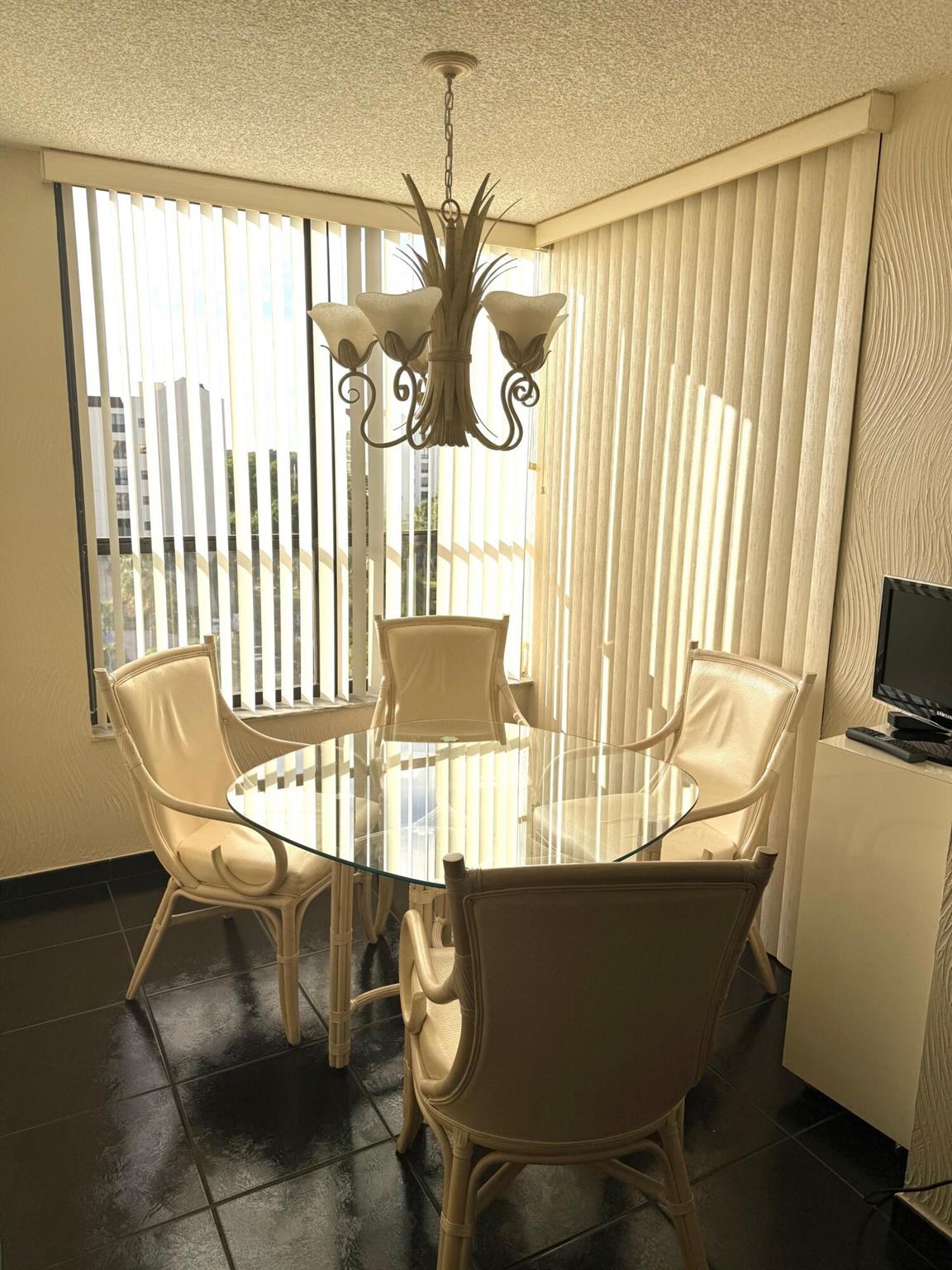 REGENCY AT BOCA POINTE CO - Residential