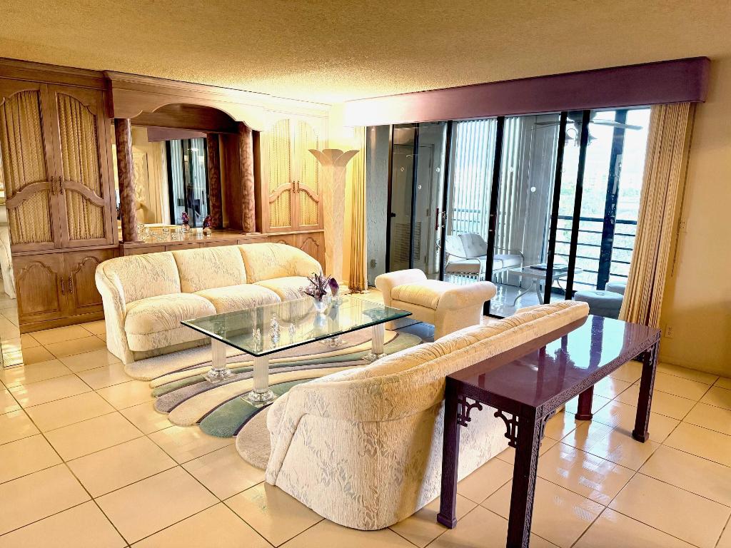 REGENCY AT BOCA POINTE CONDO - Residential