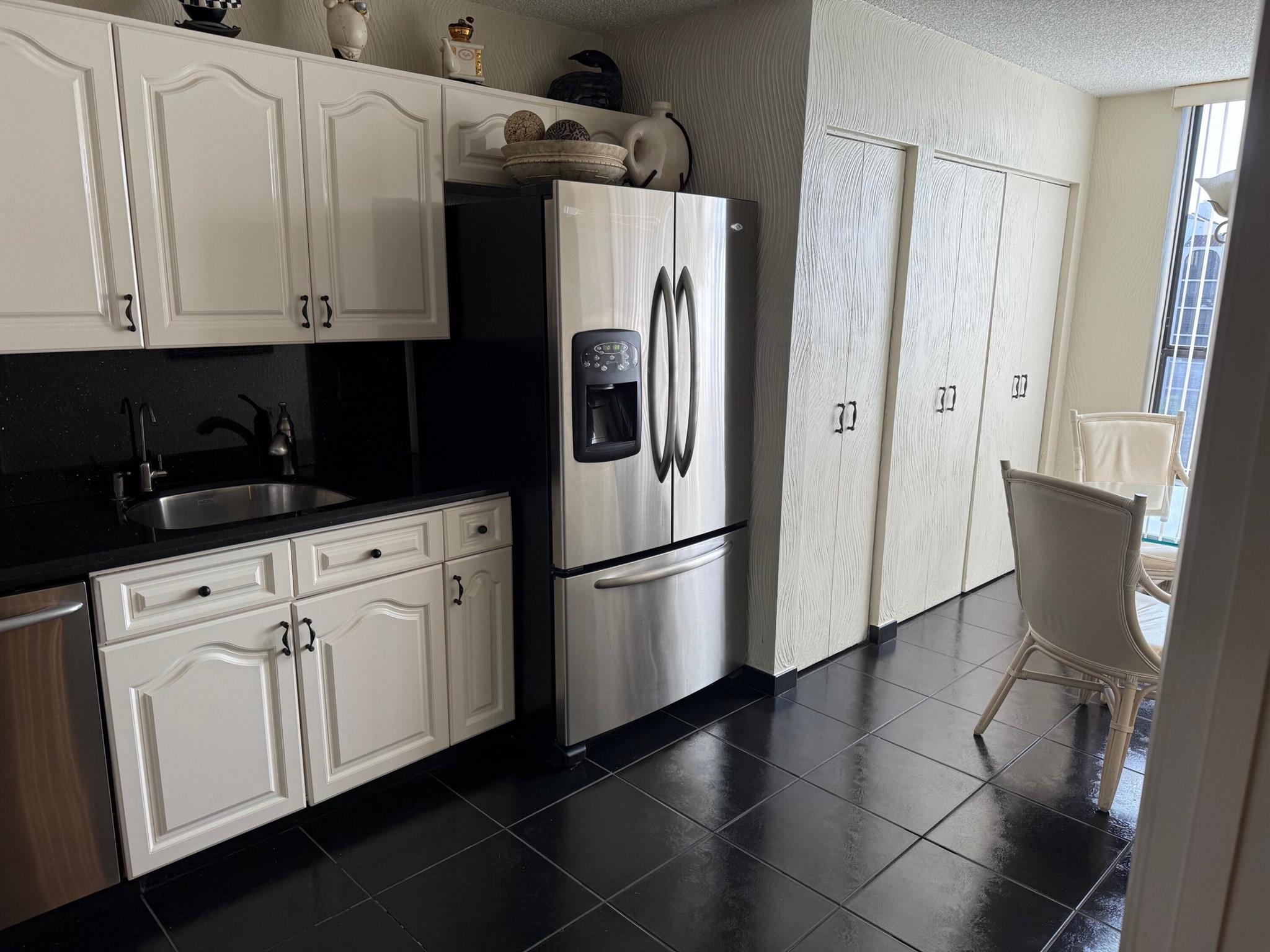 REGENCY AT BOCA POINTE CO - Residential